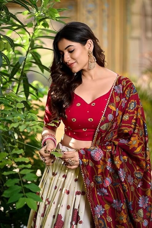 Women's Trending Designeer Tussar Silk Lehenga Choli Print with Foil Work With Unstitched Blouse Patola Print Adorned with Foil Work For Navrati || Wedding - Image 3